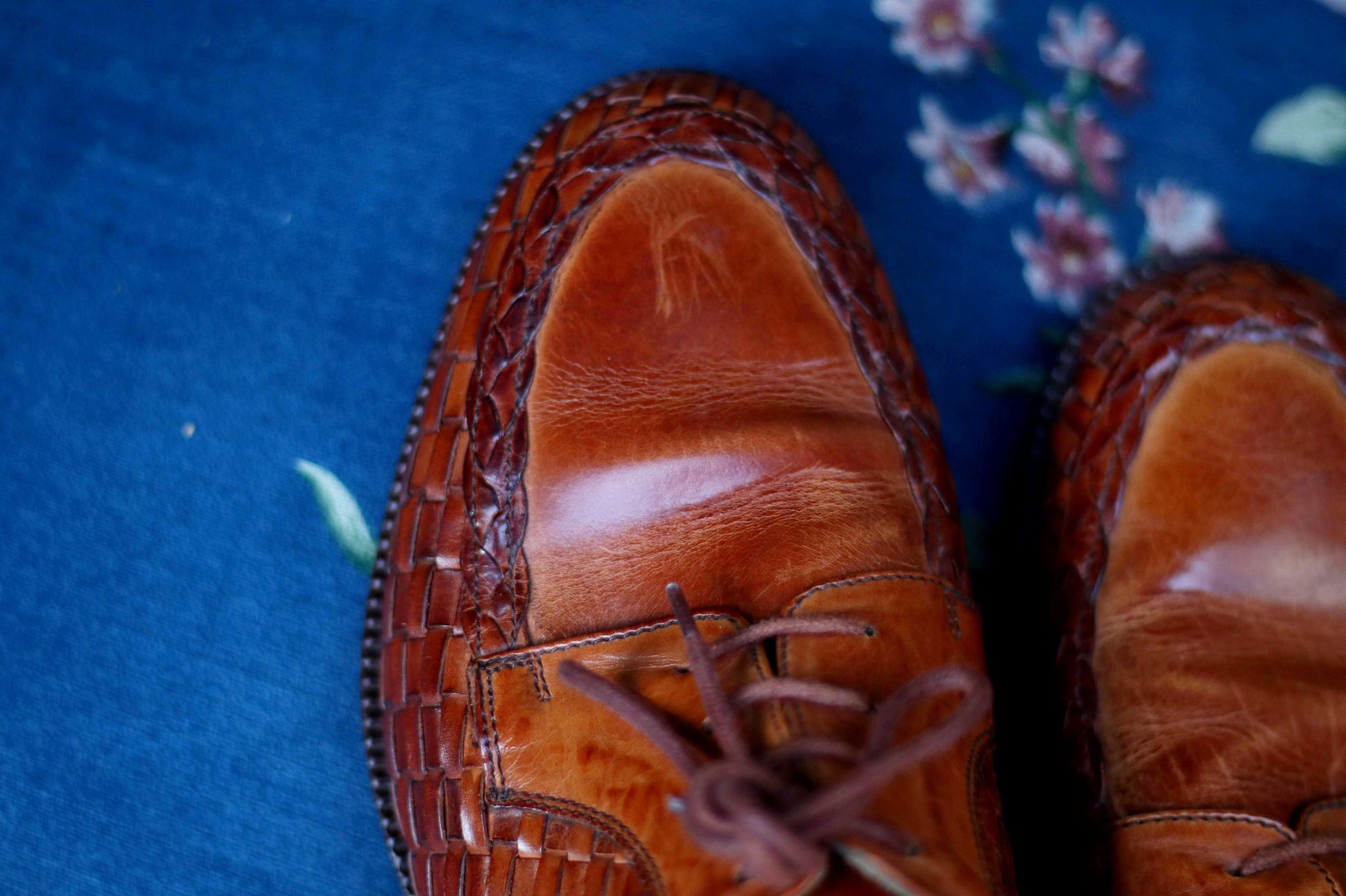 90s Bally Brogues| Vintage Leather Oxfords| Minimalist Classic lace up shoes| Timeless Dapper Footwear