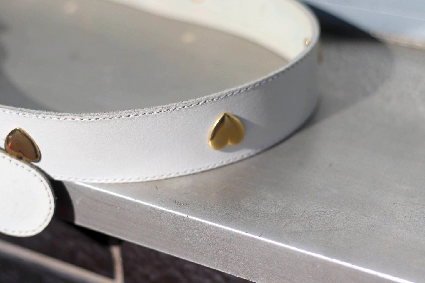 80s leather Belt with Heart shape motif| Vintage white leather belt with gold colored details| Statement leather accessory