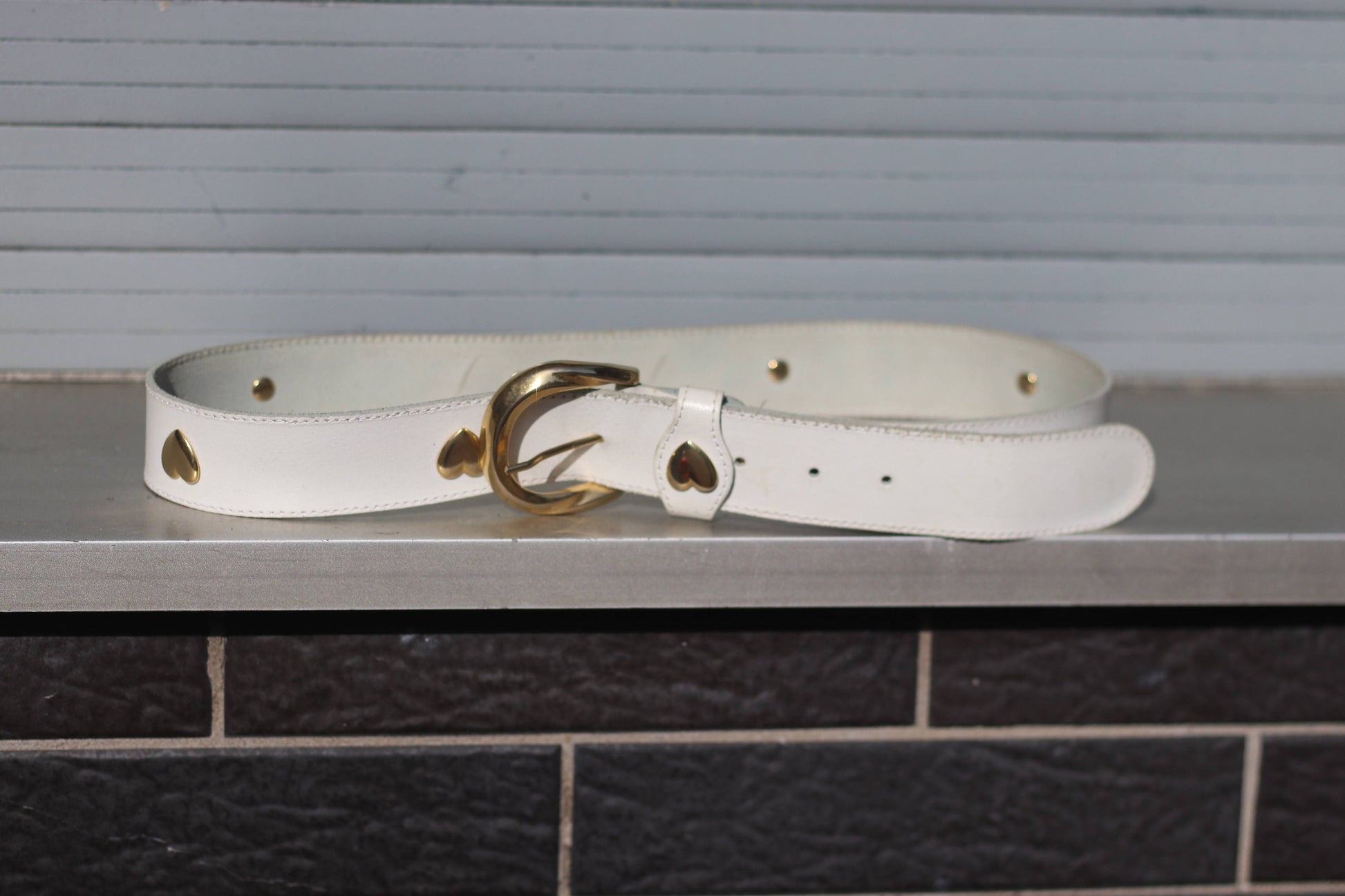 80s leather Belt with Heart shape motif| Vintage white leather belt with gold colored details| Statement leather accessory