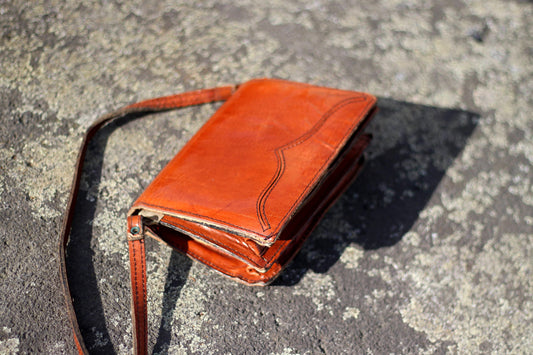 70s leather handbag| Vintage timeless brown shoulderbag| Classic mini crossbody bag