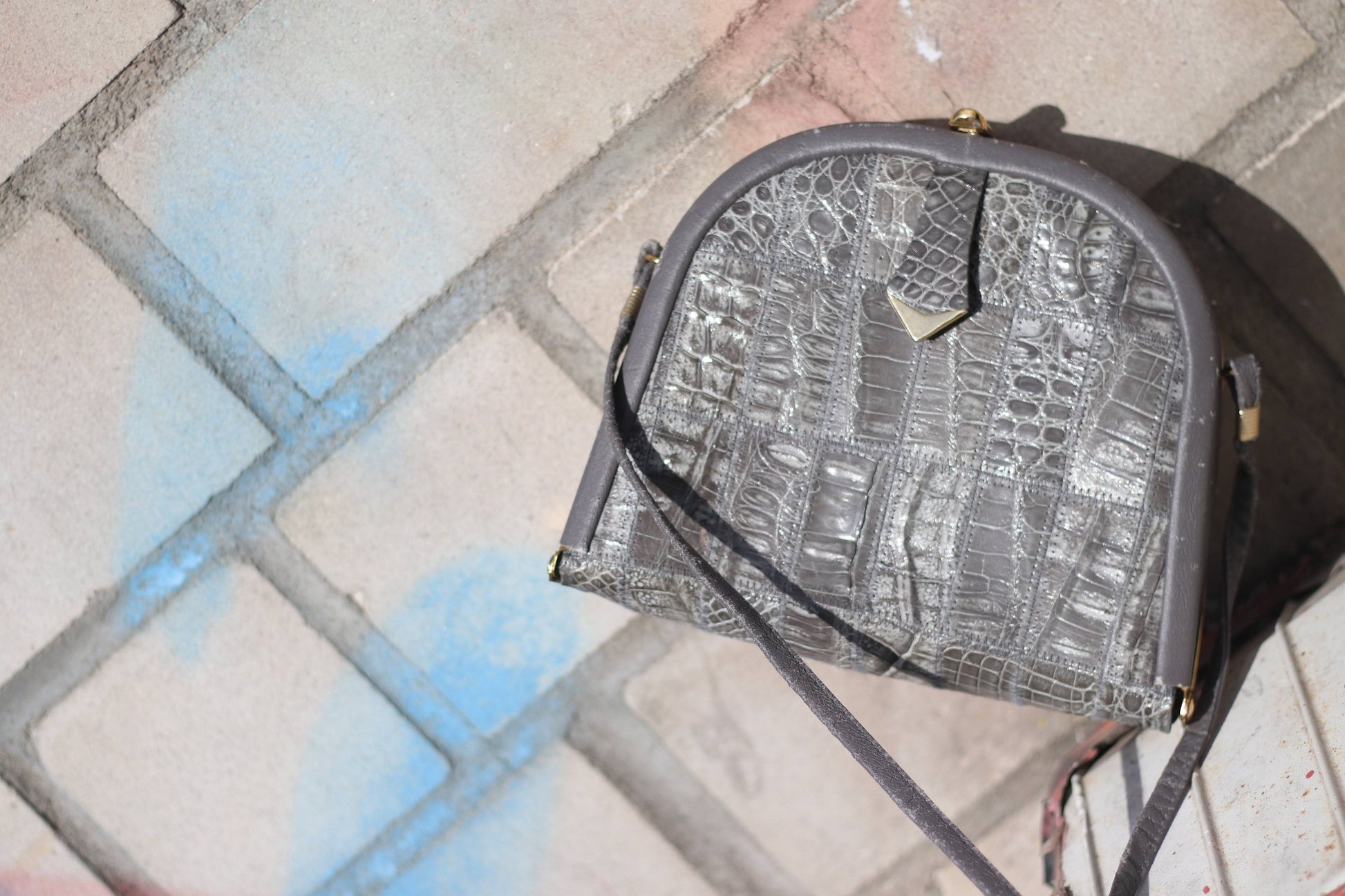 70s Compact Shoulderbag| Vintage grey Minimalist handbag with faux exotic print|