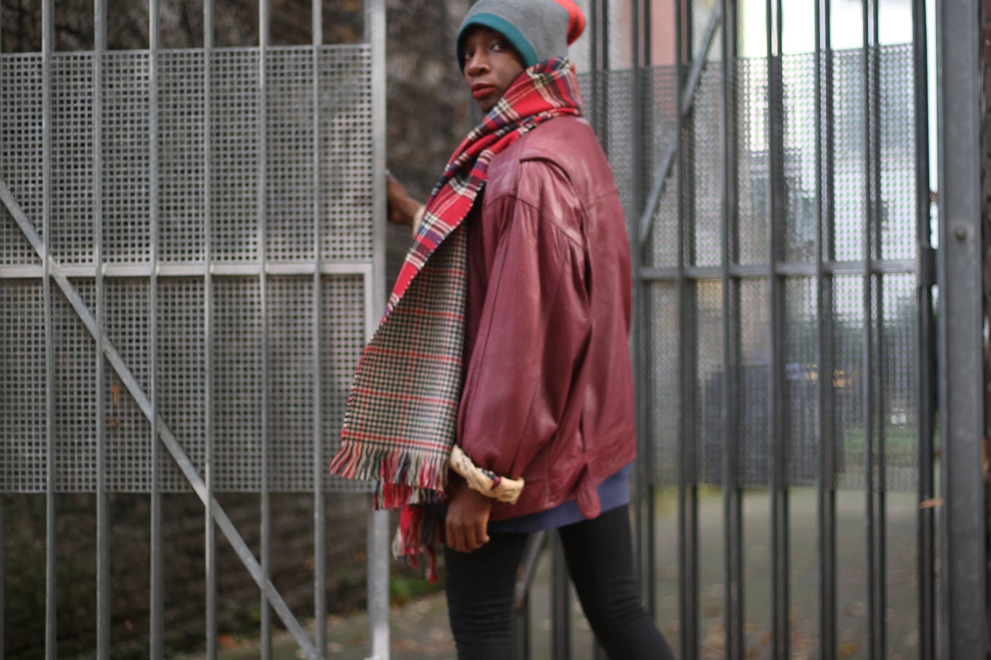 90s Oversized Winter Scarf | Vintage Blanket Checkered red Scarf| Men's Oversized Plaid scarf with fringes
