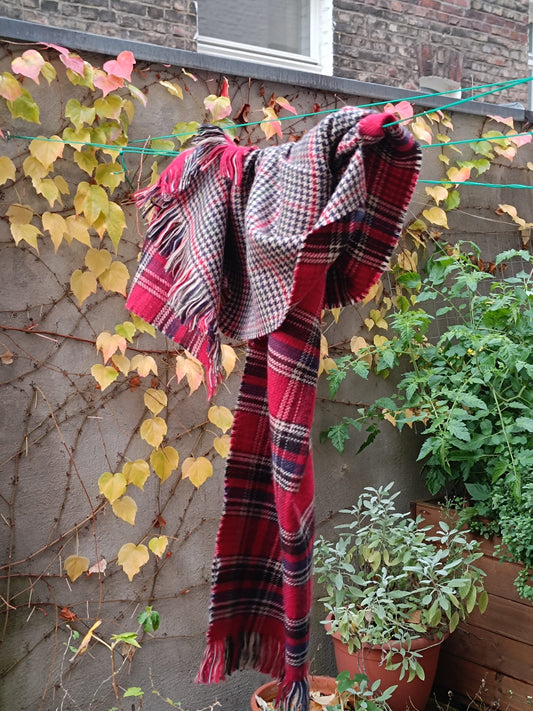 90s Oversized Winter Scarf | Vintage Blanket Checkered red Scarf| Men's Oversized Plaid scarf with fringes