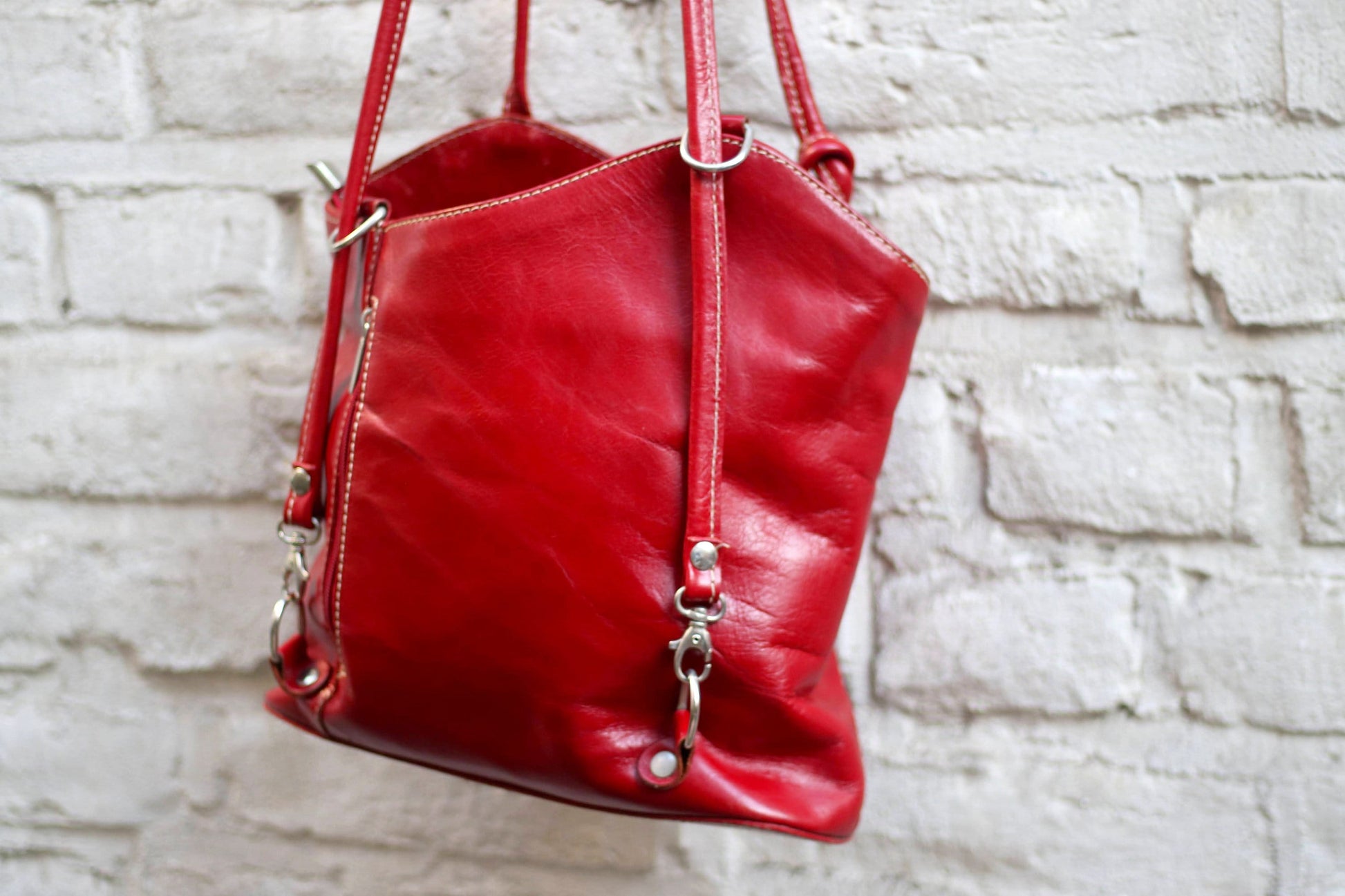 70s Red Leather Bag| Vintage Minimalist Shoulderbag| Women's Chic Handbag|Minimalist Purist functional shoulderbag|