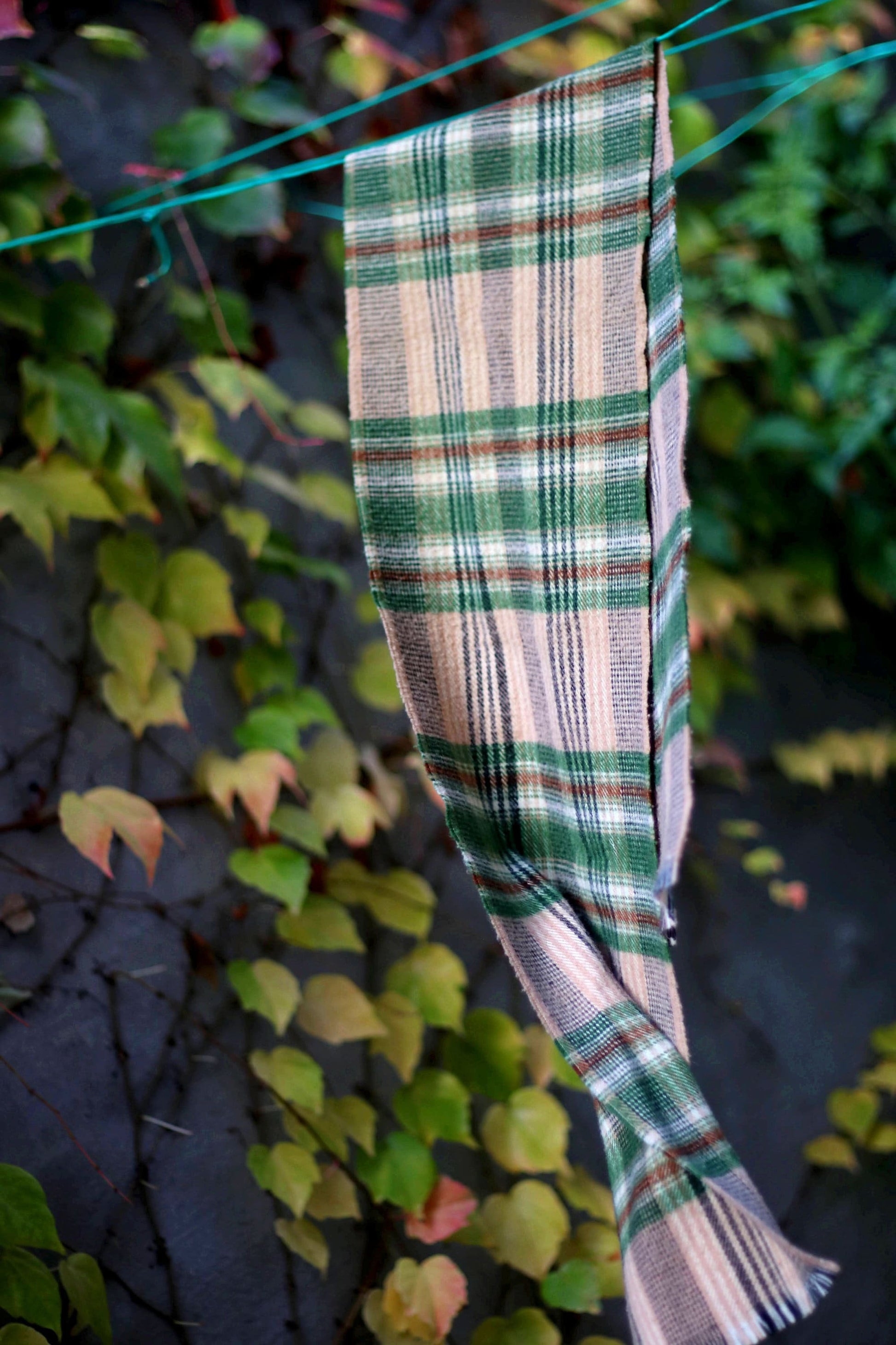 Y2k Unisex Scarf | Vintage Minimalist Checkered Winter accessory| Women's winter scarf| Classic men's scarf