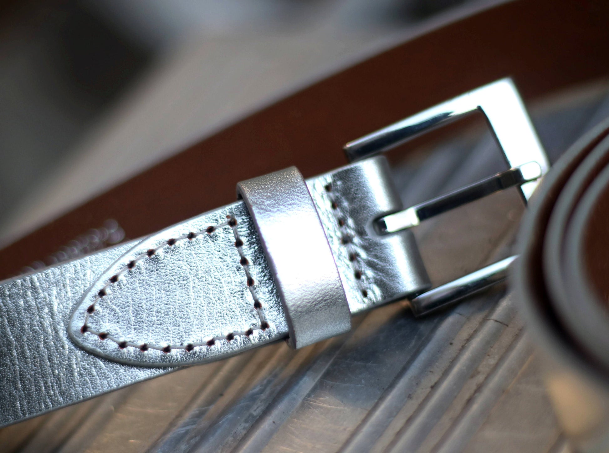 90s Metallic Leather Belt in Silver| Vintage Minimalist Women's belt| Classic Everyday Belt