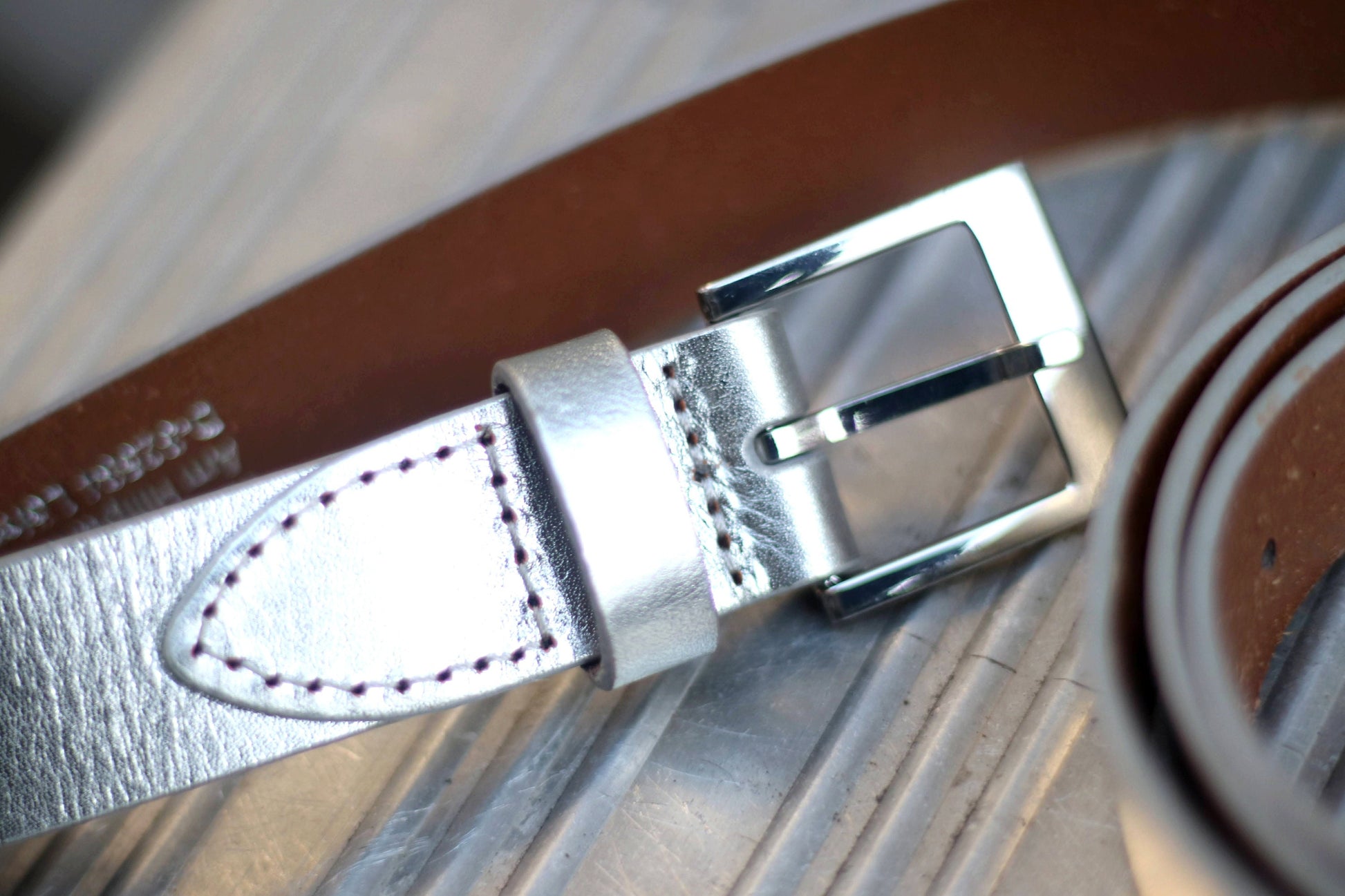 90s Metallic Leather Belt in Silver| Vintage Minimalist Women's belt| Classic Everyday Belt